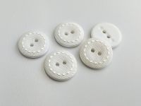 Vorschau: www.knopfparadies.de - 6412we - Weiß schimmernde Kunststoffknöpfe mit zwei Löchern Vorschau: www.knopfparadies.de - 6412we - Weiß schimmernde Kunststoffknöpfe mit zwei Löchern
