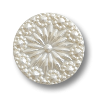 www.knopfparadies.de - 0082we - Weiß schimmernde, filigran gemusterte Kunststoffknöpfe www.knopfparadies.de - 0082we - Weiß schimmernde, filigran gemusterte Kunststoffknöpfe