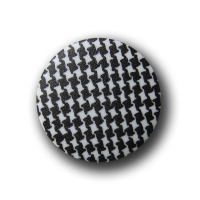 Modische Kunststoffknöpfe mit schwarz-weißem Hahnentrittmuster / Pepita Modische Kunststoffknöpfe mit schwarz-weißem Hahnentrittmuster / Pepita